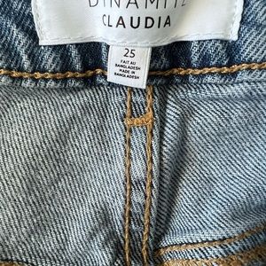 High wasted mom jeans, perfect condition only worn a few times.